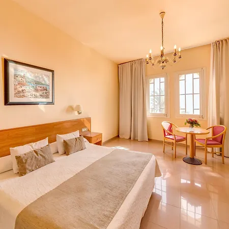 Hotel La Santa María 3*